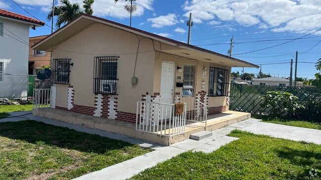 Building Photo - 5727 SW 5th Ter Rental