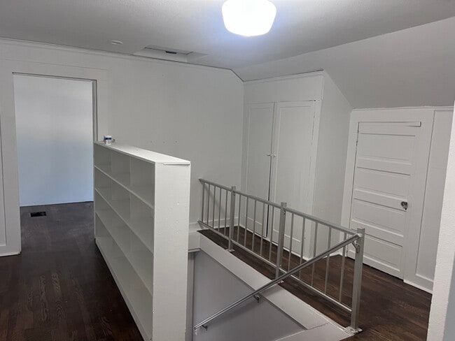 Photo - 315 NE 66th Ave