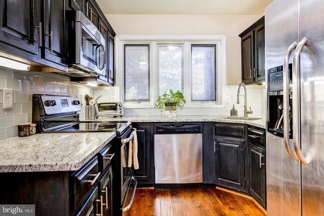 Photo - 1849 N Uhle St