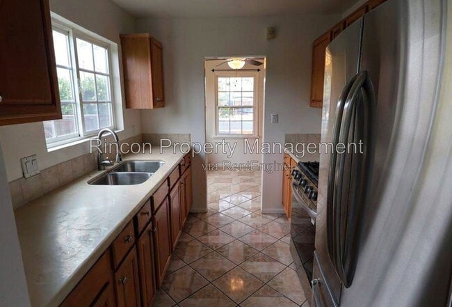 Photo - 3570 S B St