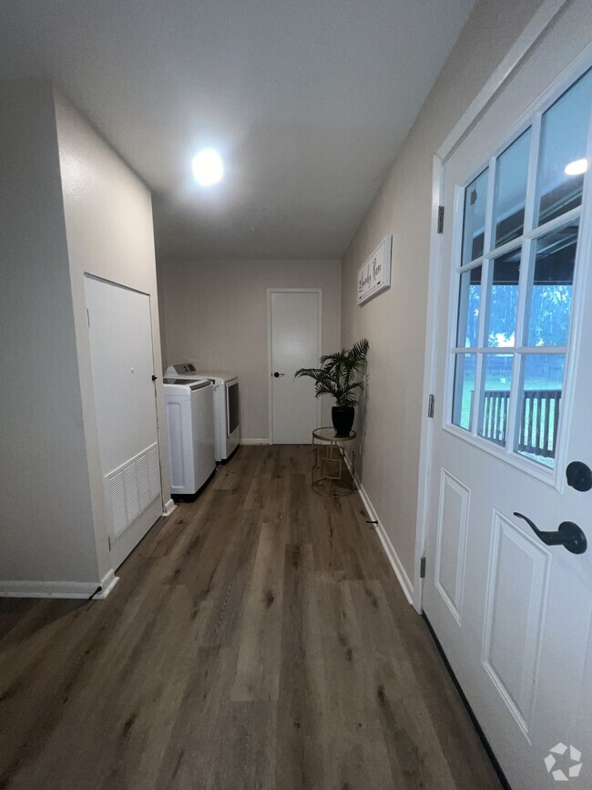 Building Photo - 1810 Wimberly St Rental