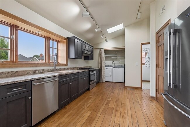 Photo - 1858 Princeton Cir