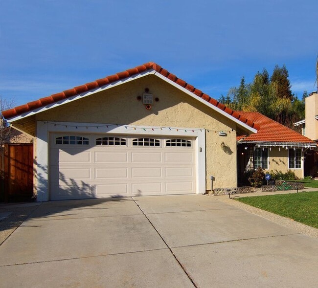 Beautifully Remodeled 3 Bedroom 2 Bath Hom... - Beautifully Remodeled 3 Bedroom 2 Bath Hom... House