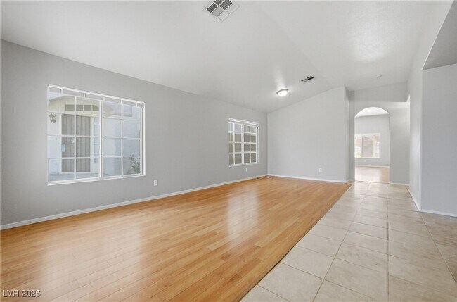 Photo - 5555 Airview Ct