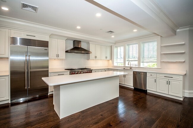 Photo - 11 Alton Pl Unit 2