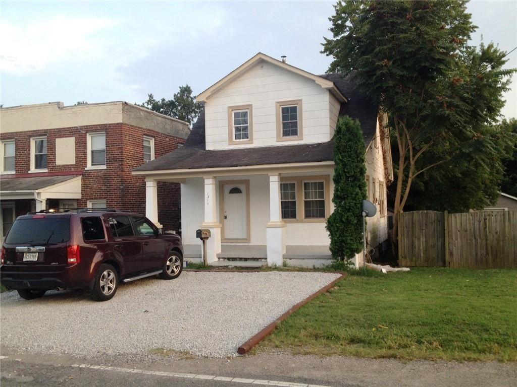 Photo - 1311 Byron St House