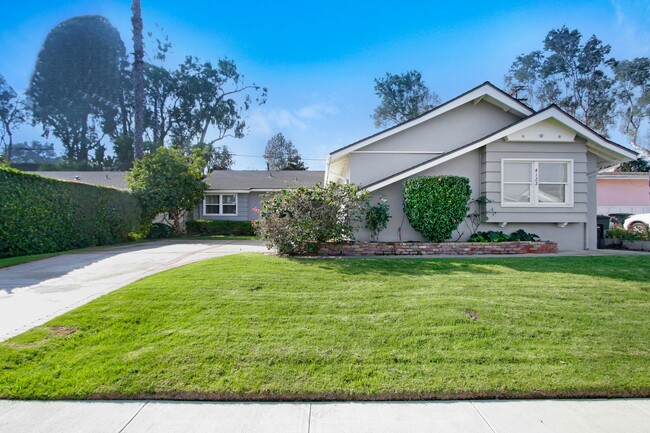 Upper Hollywood Riviera 3 Bedroom 2 Bath Home - Upper Hollywood Riviera 3 Bedroom 2 Bath Home