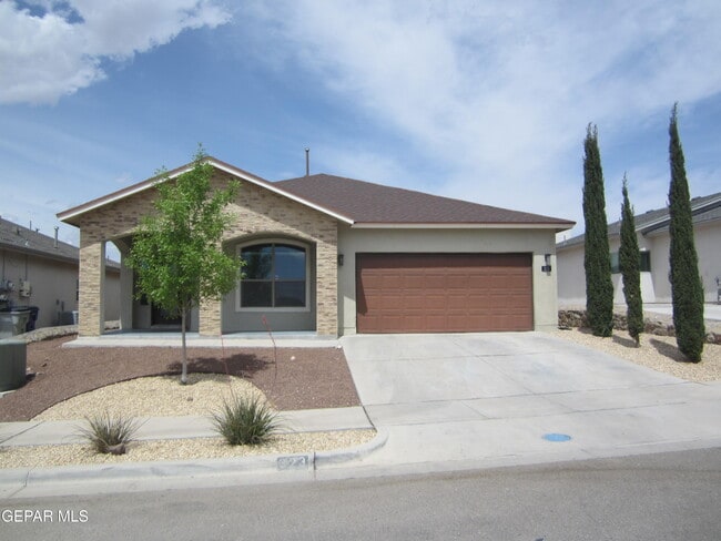 Building Photo - 323 Malta St