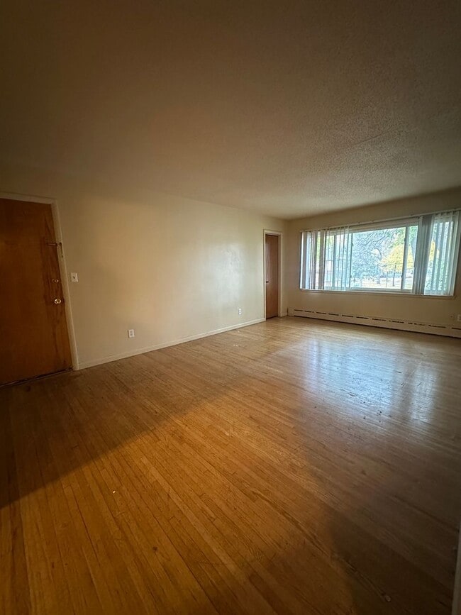 Photo - Hawthorne Unit 4