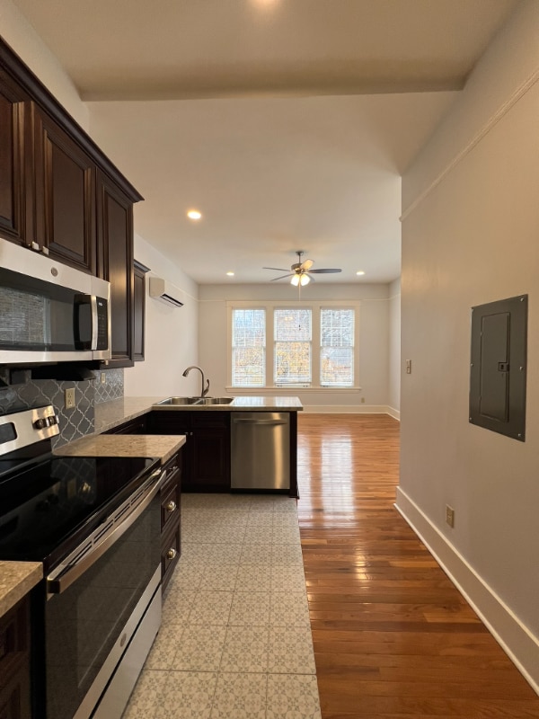 Photo - 516 E 8th St Unidad C