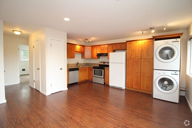Building Photo - 4232-4232 SE Cesar Estrada Chavez Blvd Rental