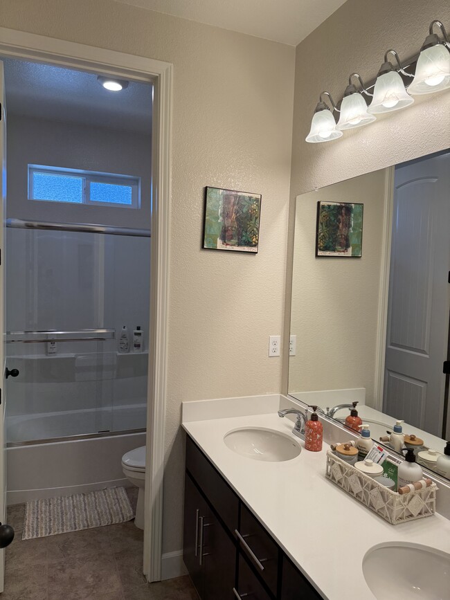 Photo - 501 Aster St