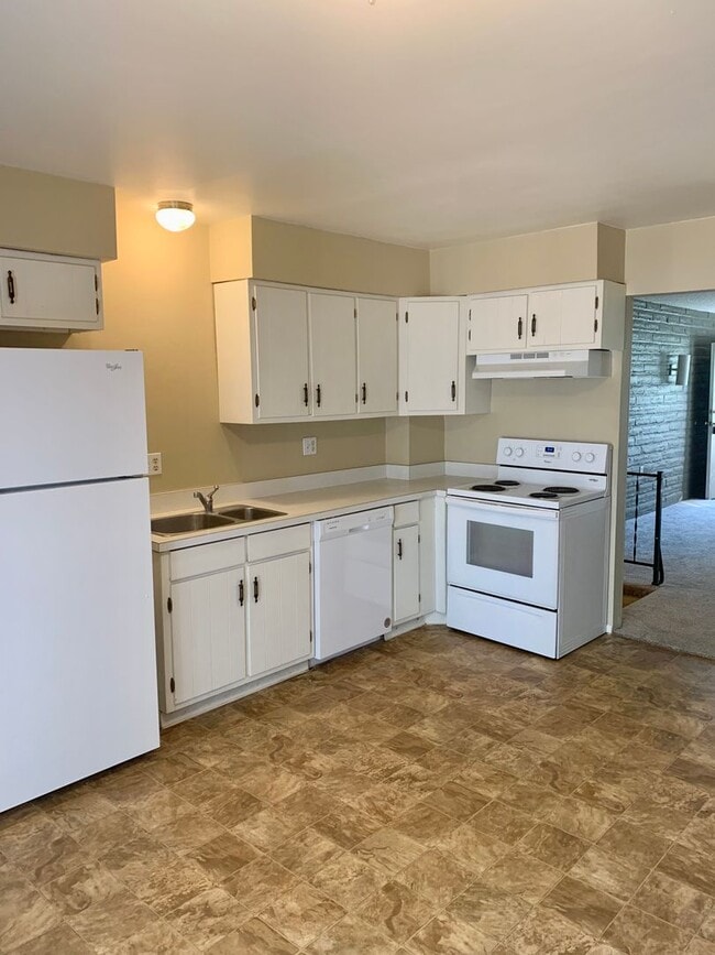 Photo - 1784 N Overland Trail