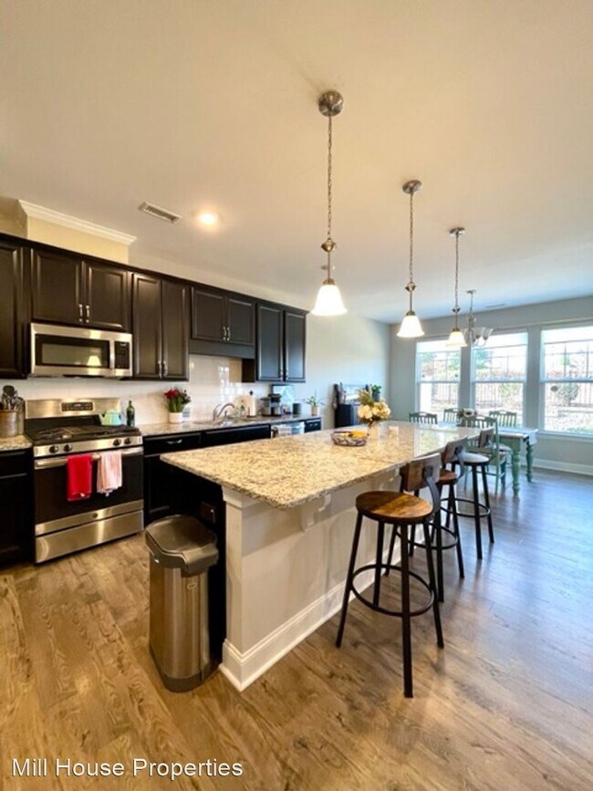 Photo - 3 br, 2.5 bath House - 339 Acorn Hollow Pl...