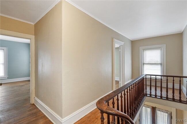 Photo - 402 Oneida St