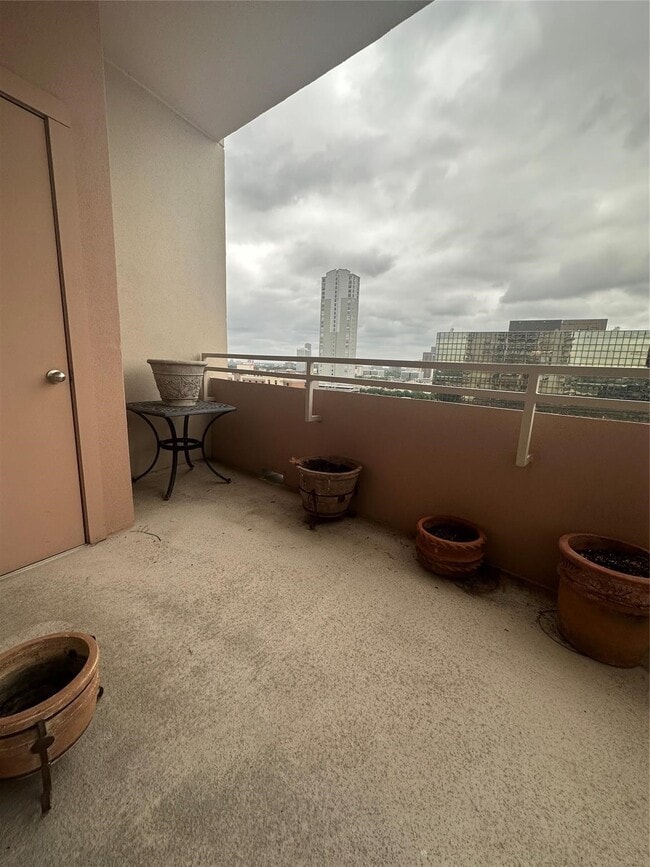 Building Photo - 3505 Sage Rd Unit 1107