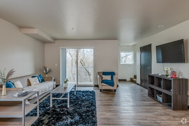 3 BR, 1.5 BA - 1,225SF - Elevate Student Living