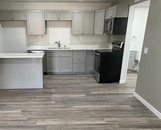 Premier of West Lancaster Apartments Lancaster, CA