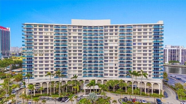 Building Photo - 3800 S Ocean Dr Unit 508