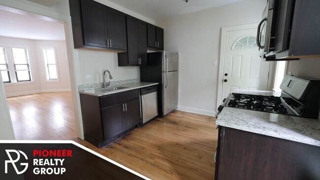 Photo - 4034 N Ashland Ave Unit 4036-W1