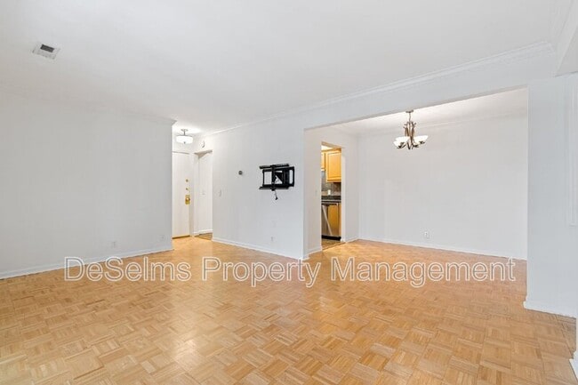 Photo - 5025 Hillsboro Pike