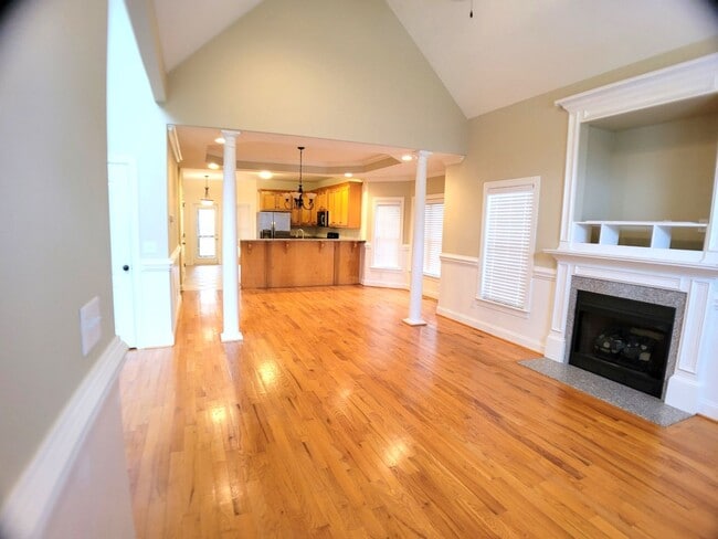 Photo - Gorgeous 3BD/2.5BA home with large upstairs bonus room and a 2 car garage in Clayton/Garner area!