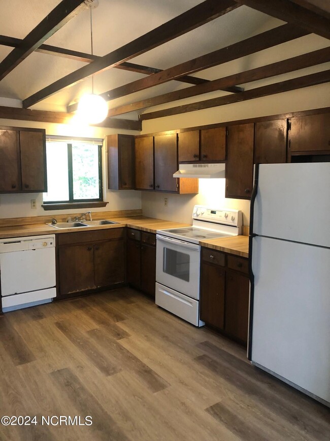 Photo - 202 Cedar Ridge Ln
