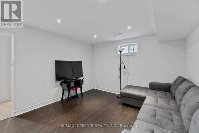 Photo - 38 Clearbrooke Cir