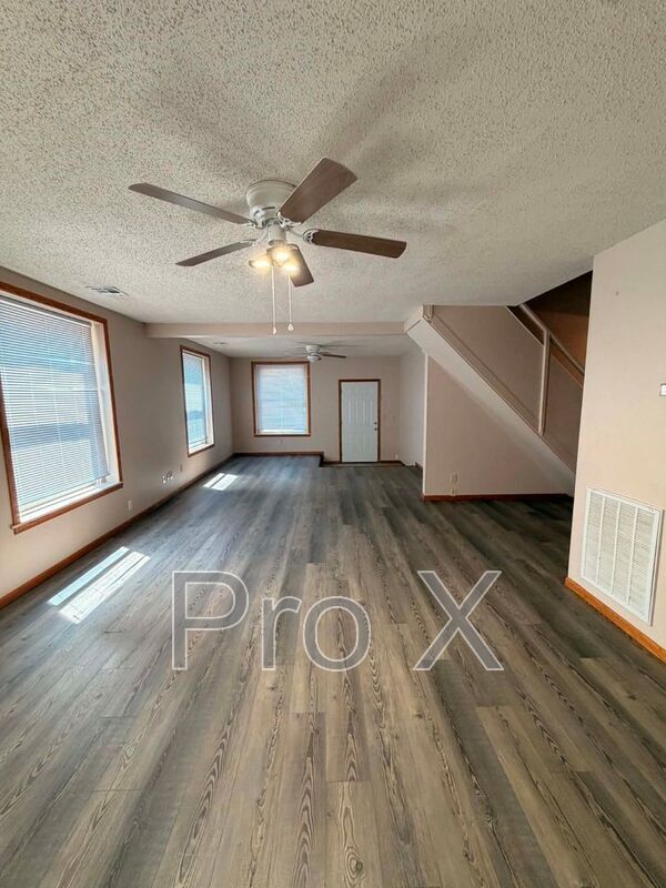 Photo - 1732 Missouri Ave