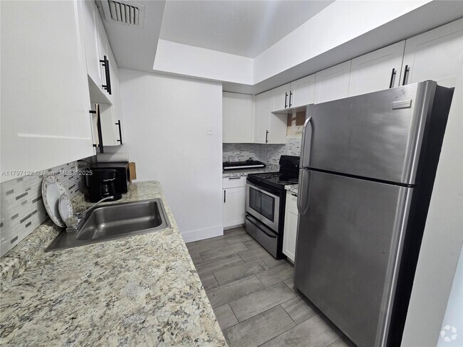 Building Photo - 5924 NW 21st St Unit 49-A Rental
