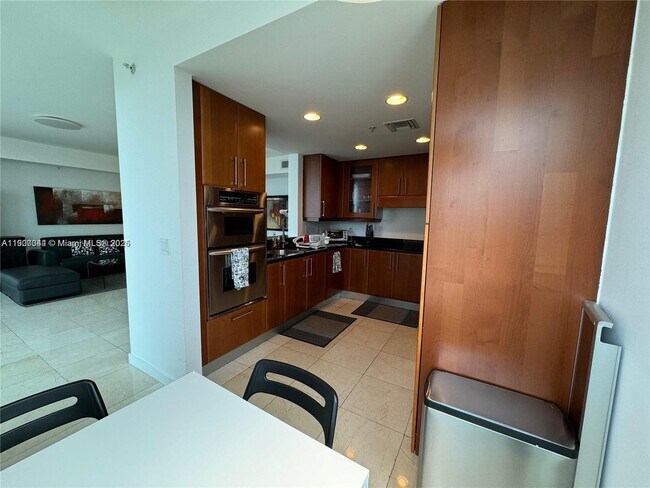 Photo - 19400 Turnberry Way Unit 631