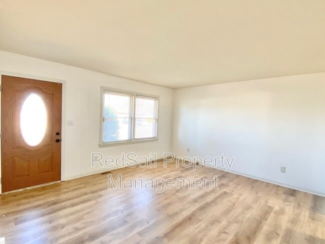 Photo - 249 Manchester Dr