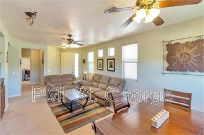 Photo - 3241 E Fourteen Fairway Dr