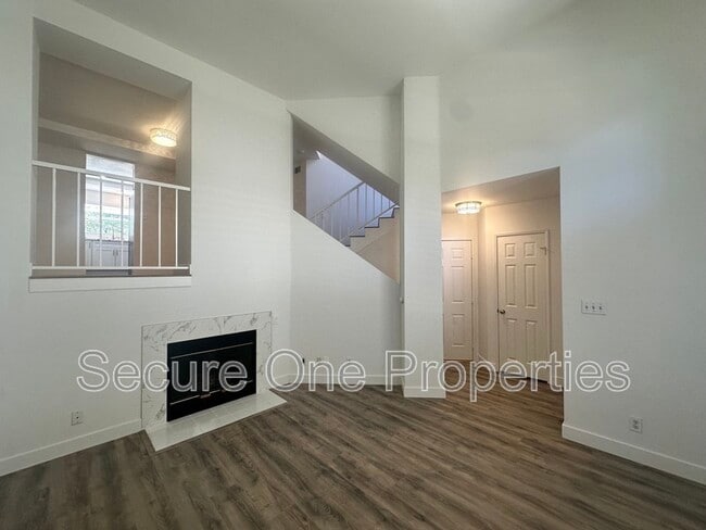Photo - 674 Warwick Ave