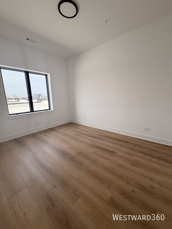 Photo - 1320 S Ashland Ave Unit 201