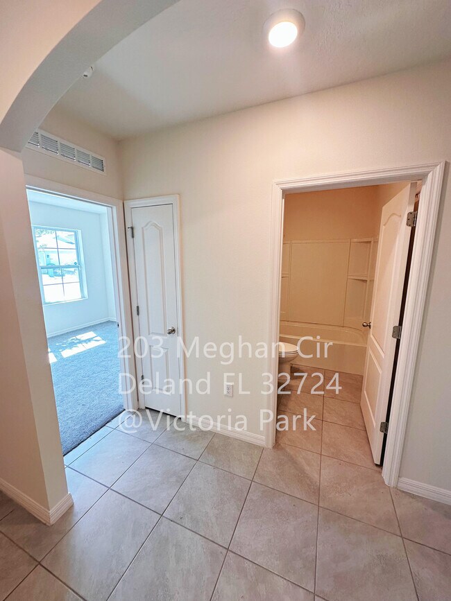 Photo - 203 Meghan Cir