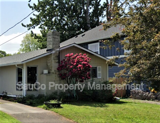 Photo - 1734 NE Bryant St