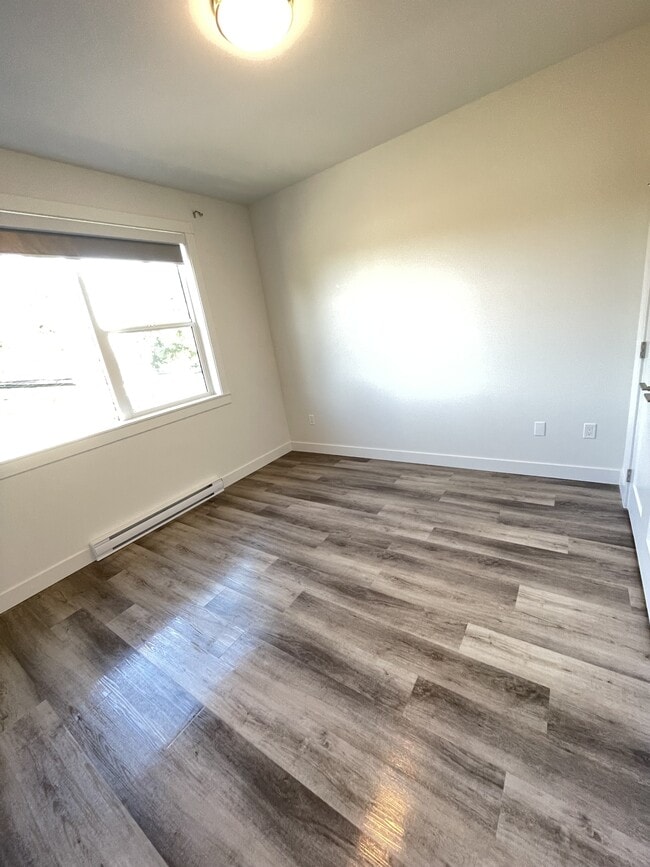 Photo - 660 Beach Rd