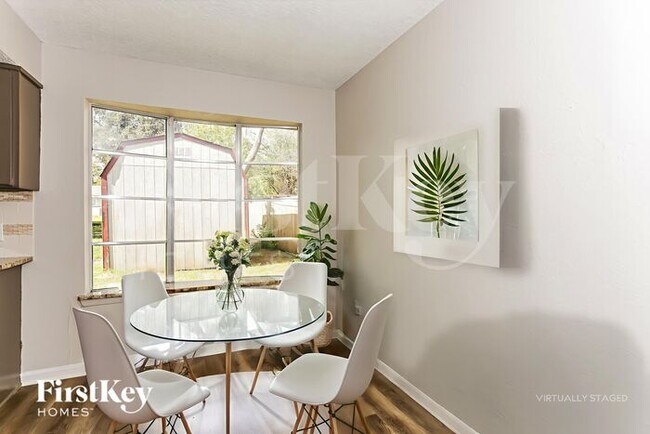 Photo - 1602 Geraldine Ln