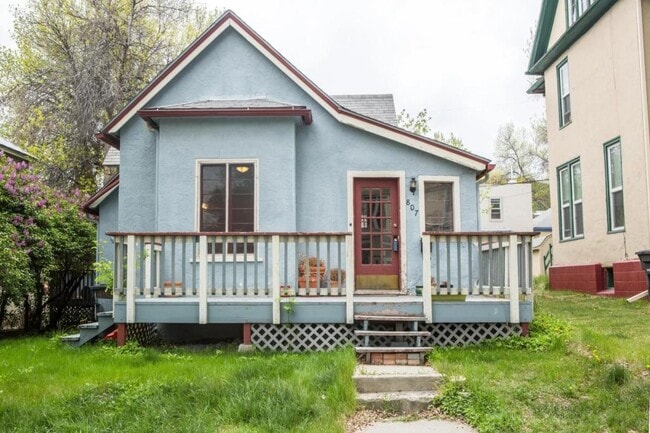 Building Photo - 807 5th Ave