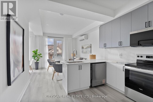 Photo - 589 Oakwood Ave