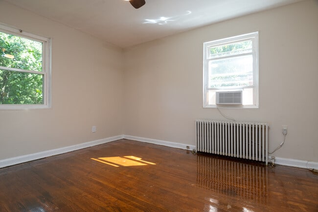 Photo - 8322 Roanoke Ave Unit 5