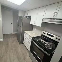 Photo - 499 Albert St Unit 8