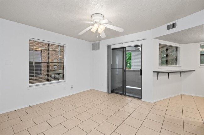 Photo - 2500 Burleson Rd Unidad 709