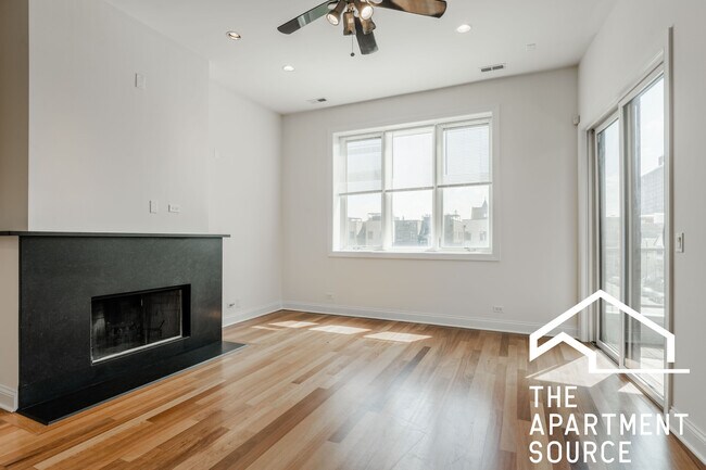 Photo - 1356 W Augusta Blvd Unidad 304