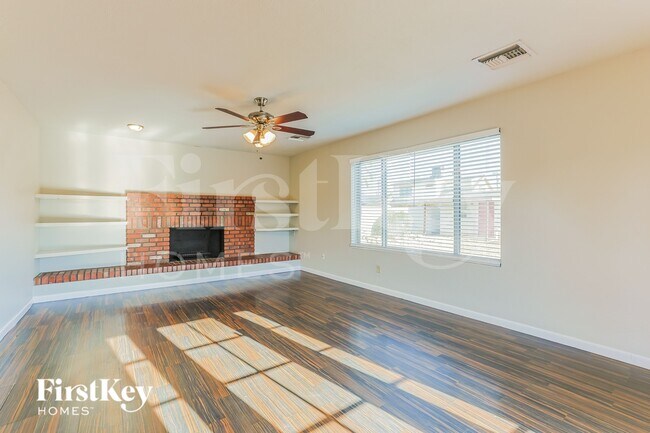 Photo - 2518 E Don Carlos Ave
