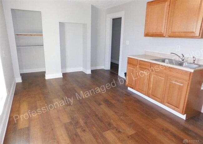 Photo - 1580 Highland Ave Unit 1582 1/2