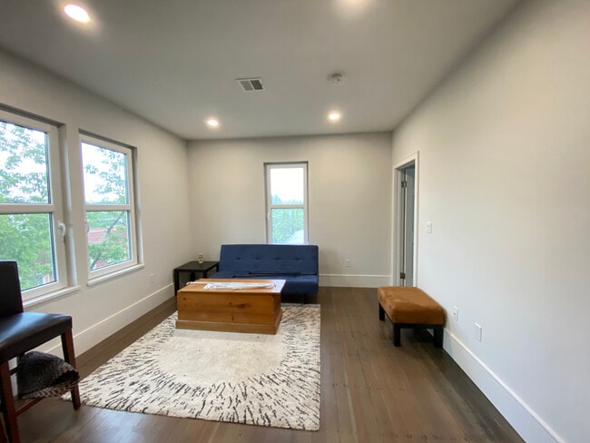 Photo - 2 Buckley Ave