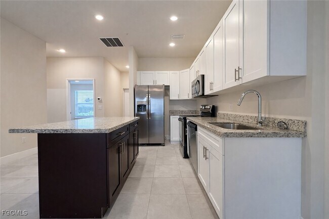 Photo - 3325 SW 8th Pl Unit 105