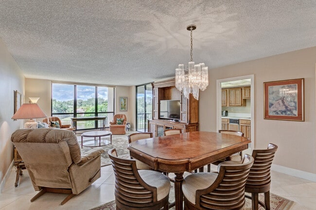 Photo - 5188 Woodland Lakes Dr Unit 335